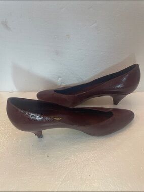Vintage 80s Etienne Aigner Burgundy Leather Kitten Heels Pumps size 7 1/2 N